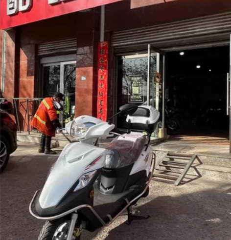 豪爵vF125，护杠尾箱，电启动全新车 感...