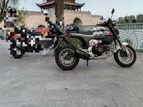 摩瑞M6蓝牌跨骑挡车 青浦绝版蓝牌，美女个...