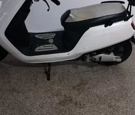 大金牛，车库长大，前后轮胎全部换的新的，电...