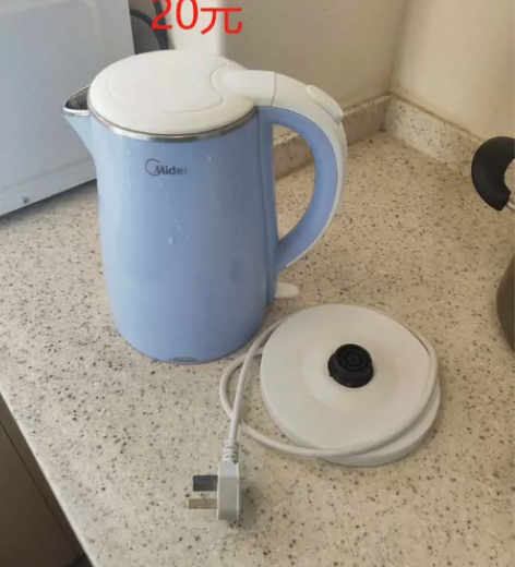 搬家出闲置 电饭煲，烧水壶，体重秤，按摩眼...