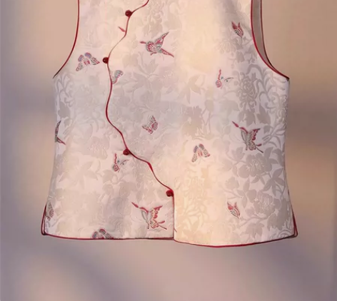 新中式盘扣蝴蝶背心马甲，花瓣马甲，自己做的...