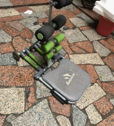 仰卧起坐训练器，闲置没用过 感兴趣的话点“...