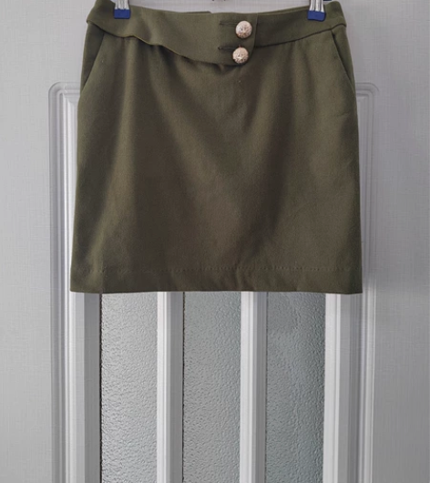 低价急售店铺转让全新毛呢半身裙女春秋高腰裙...