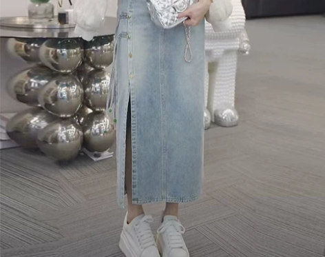 新中式复古浅色牛仔裙女2024早春新款设计...