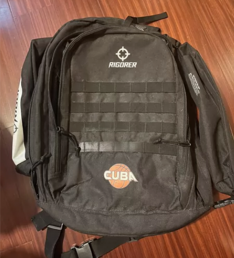 CUBA篮球包 只装行李用过几次搬家随意出...