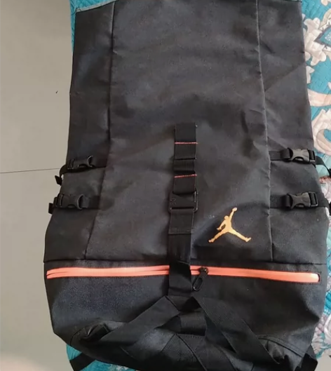 篮球背包，有想要的可以咨询，用不到了！想要...