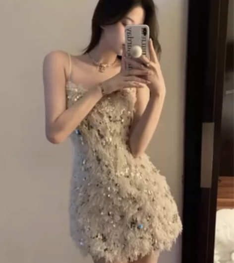 生日战裙穿了一次,闪闪甜欲风,性感风。派对...