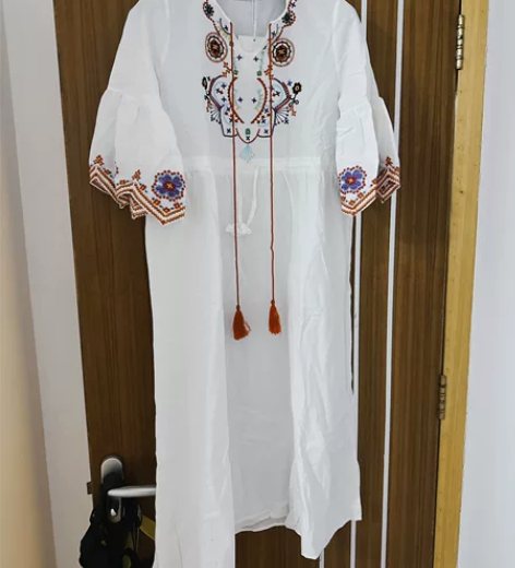 棉麻绣花连衣裙 新款系绳宽松中袖民族风绣花...