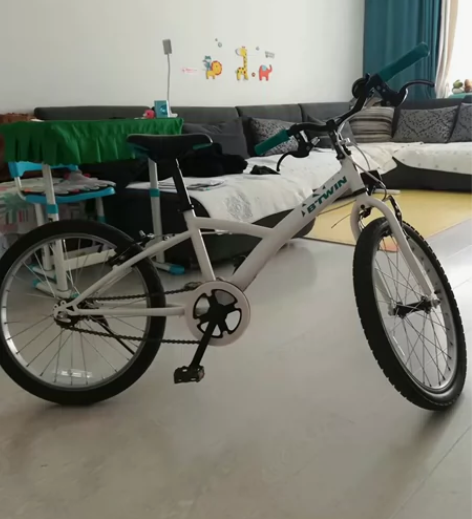 迪卡侬儿童自行车20寸 8成新，带脚撑，刹...
