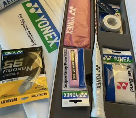 出闲置球拍!原价一千多尤尼克斯羽毛球拍。 ...