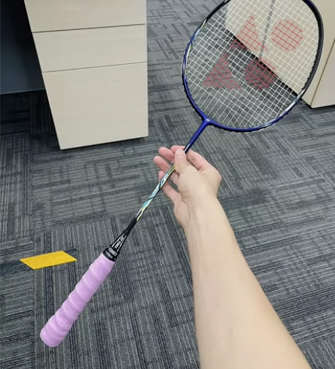 个人闲置  尤尼克斯羽毛球拍天斧100古红...