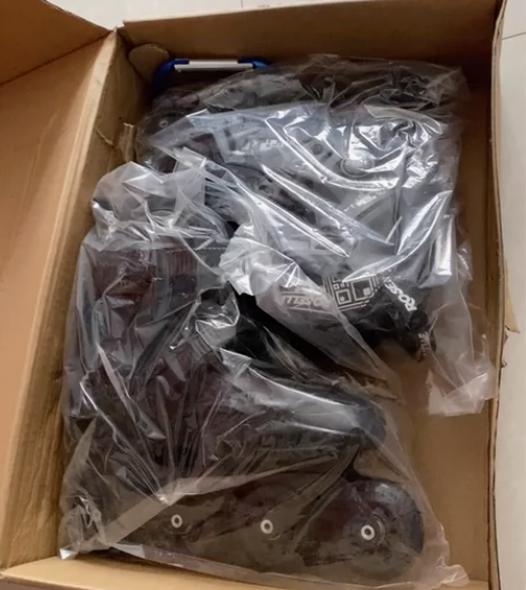 女生穿旱冰鞋， 38码，几乎全新，箱子包装...