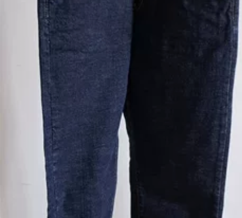 背带牛仔裤 L码 瘦版，50包邮，偏远地区...