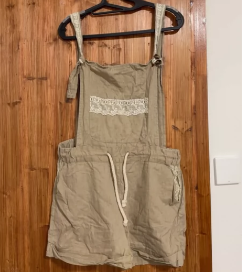 超日系~日单棉麻背带裤蕾丝边 长77，腰围...