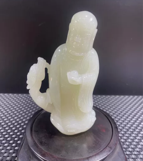 旧藏  和田玉罗汉 规格：6x3x12CM...