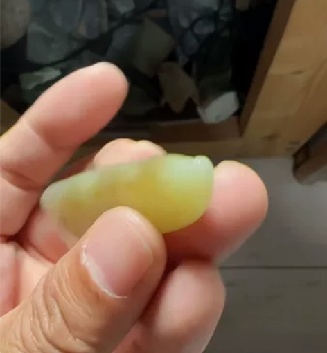 和田玉雕刻金龙鱼 感兴趣的话点“我想要”和...