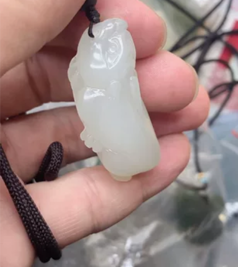 和田玉 羊脂貔貅挂坠 料子细腻 白润 无杂...