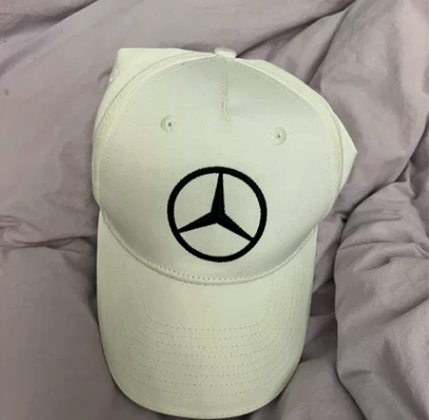 奔驰棒球帽鸭舌帽 官方出品 戴过 可以清洗...