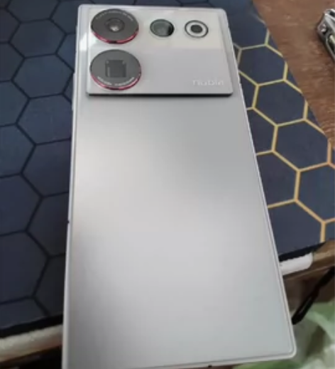 努比亚z50ultra 12+256 敦煌...