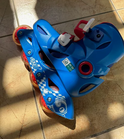 迪卡侬儿童轮滑鞋入门及配套装备 感兴趣的话...