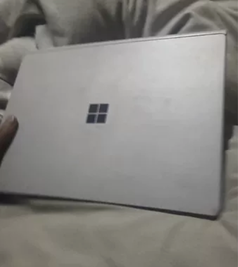 微软笔记本I5六代8G运行，可以触屏看好了...