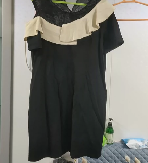 女款连衣裙，很时尚，料子好，裙长84厘米，...