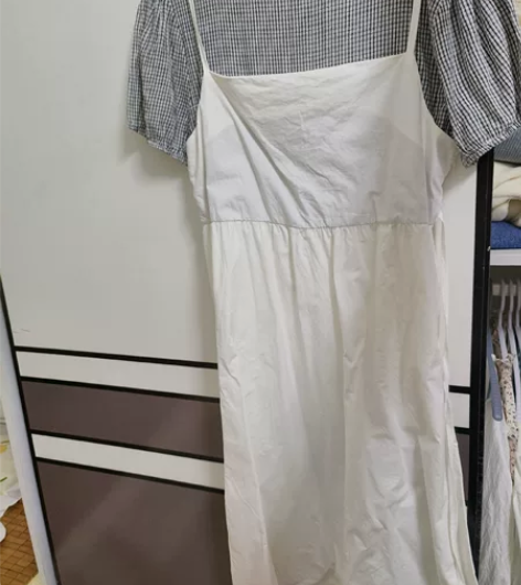 中长裙，后面可收腰，版型显瘦 感兴趣的话点...