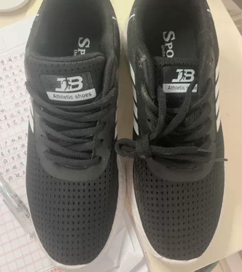 黑色女士运动鞋，无品牌，全新，39码，适合...