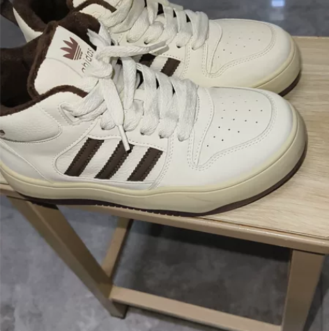 运动鞋，40码，几乎全新，89包邮 感兴趣...