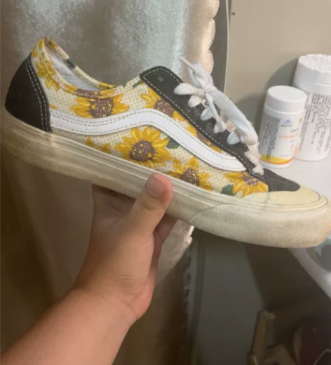 出闲置鞋，成色如图。 大学生卖诚信肯定有，...