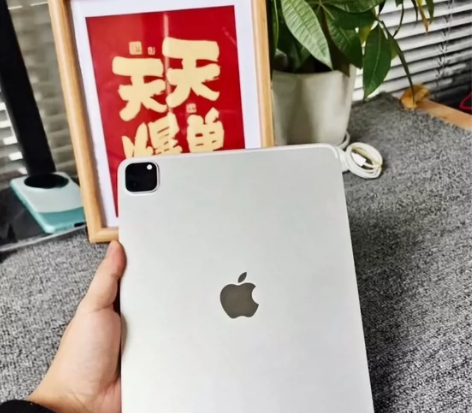 闲置急出！！！送笔和键盘ipad2021款...