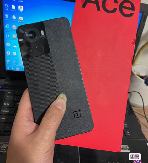 一加Ace.运行12g.机身256g.天玑...