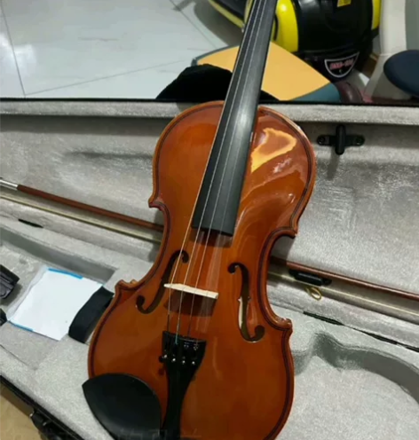 低价转让当时几千买的小提琴，全新未使用，现...
