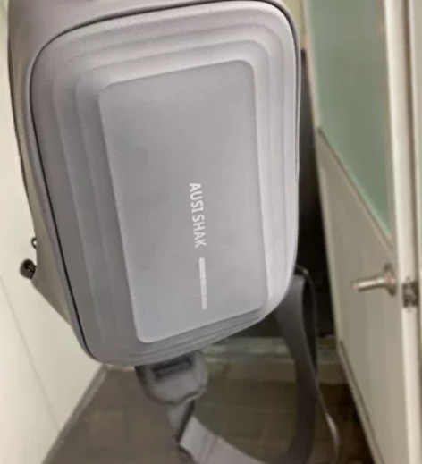 未用过硬壳斜挎包骑行单肩包男士胸包机车斜挎...