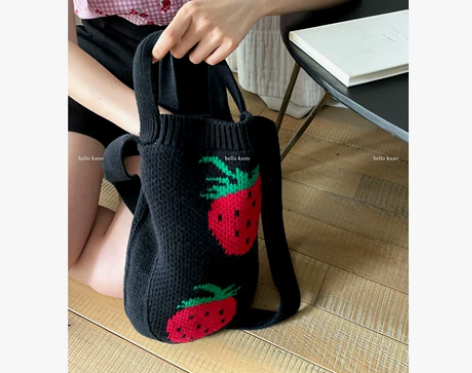 你好卡农 针织草莓斜挎手提包女2023新款...