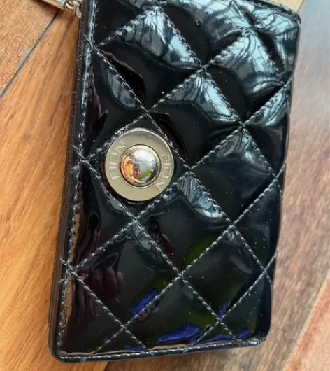 9新fion菲安妮漆皮女士钱包 无破损，外...