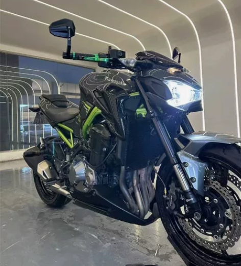 2018年8月  川崎Z900   安全行...