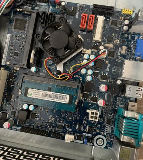j1800主板 4g内存 128固态 一直...