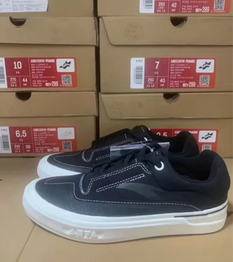 ?安踏骜立滑板鞋女鞋 ?黑象牙白35.5/...