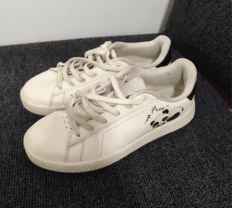 特步女生板鞋37码 感兴趣的话点“我想要”...