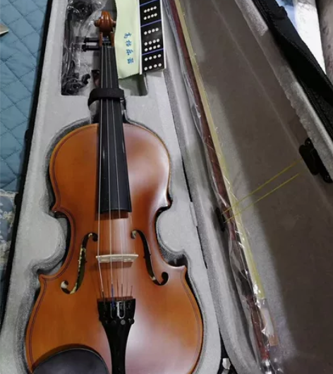 实木手工小提琴,原价在3000左右。音色非...