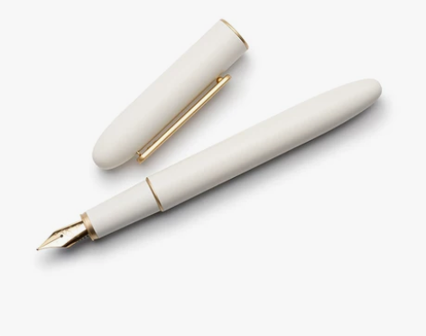 出闲置钢笔，品牌为半句，颜色为白色金夹，型...