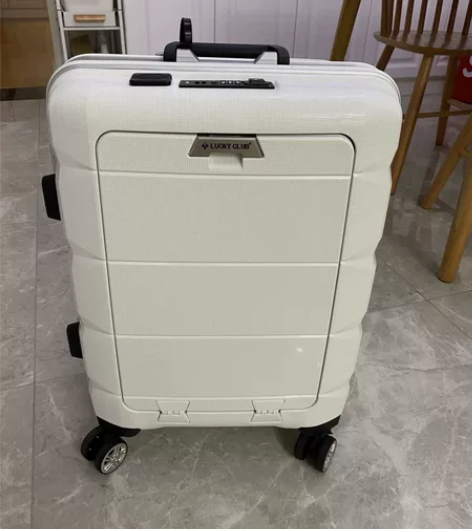 买来用了几次出行方便，可以放手机放饮品，由...