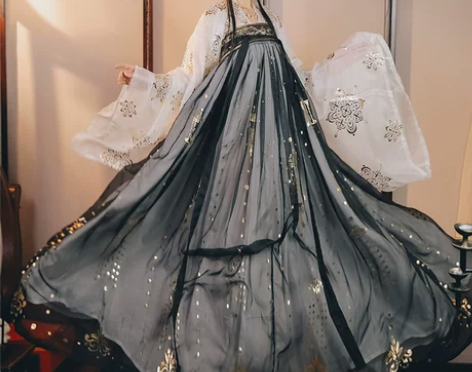 200入，50出，入水三次，没怎么穿，有点...