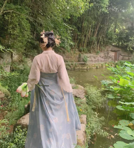 ?（已收到）出m码一片式襦裙汉服女装中国风...