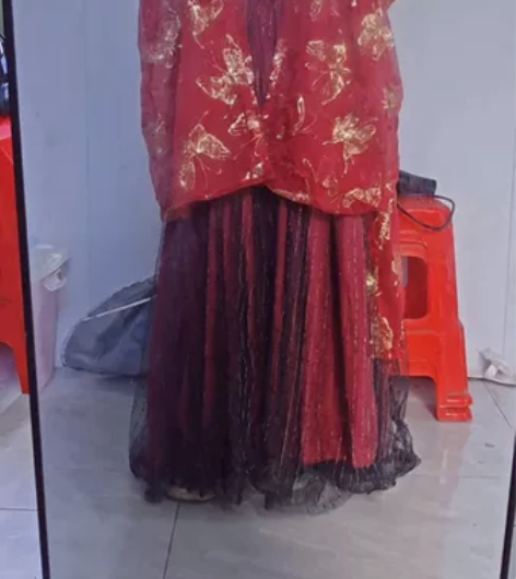 出闲置汉服套装，只拍照穿过一次，95新，原...