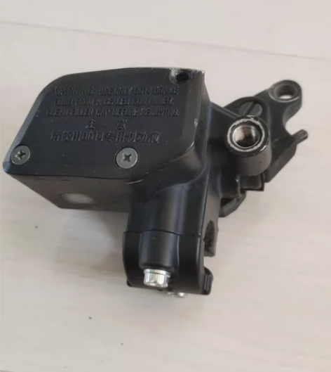 小迅龙前刹车上泵  有轻微擦伤 没有影响使...