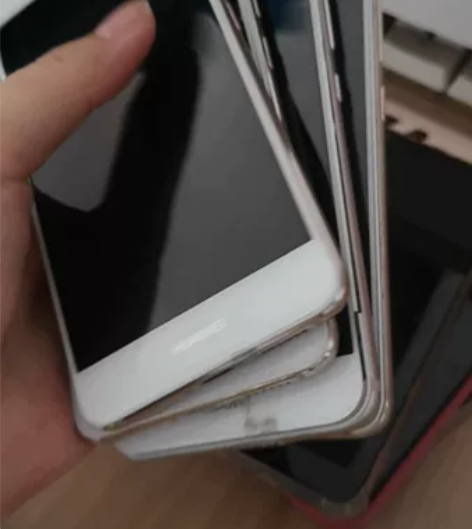 直播工作室不做了，半价处理100台手机，华...