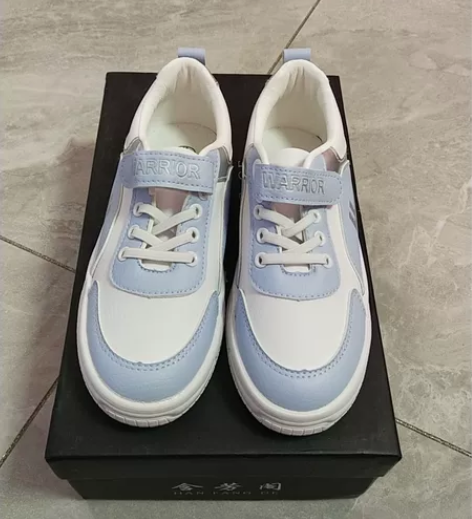 板鞋  回力  35码 感兴趣的话点“我想...