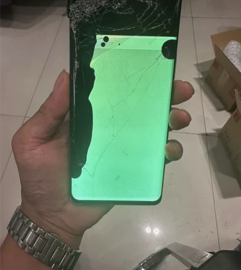 nova8 8+128开机屏坏，不知道密码...